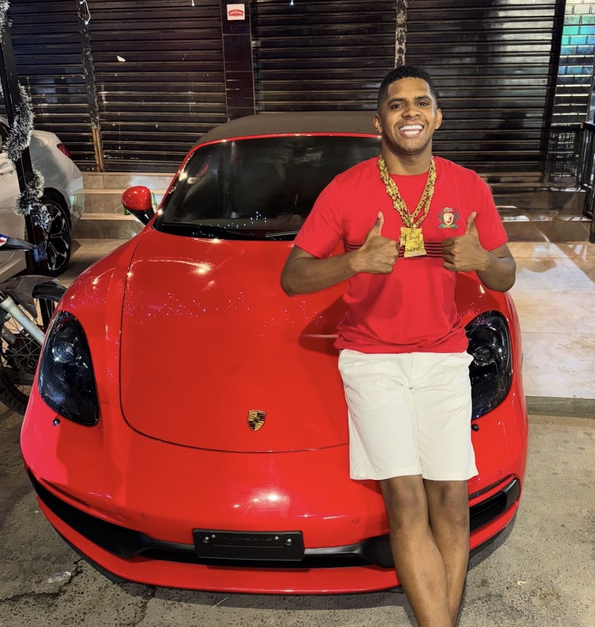 Do Jacarezinho para as redes: Pedro Vitor transforma carisma, talento e identidade local em influência